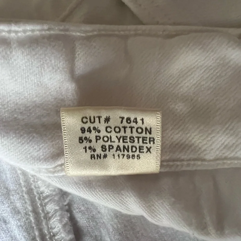 J Brand White Love Story Low Rise Flare Women’s Sz 32 Jeans